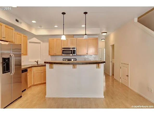 2304 NW Redelfs Way - Thumbnail 6