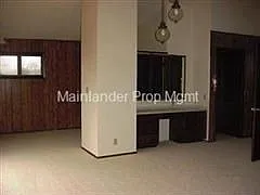 2262 Parkview Ct - Thumbnail 4