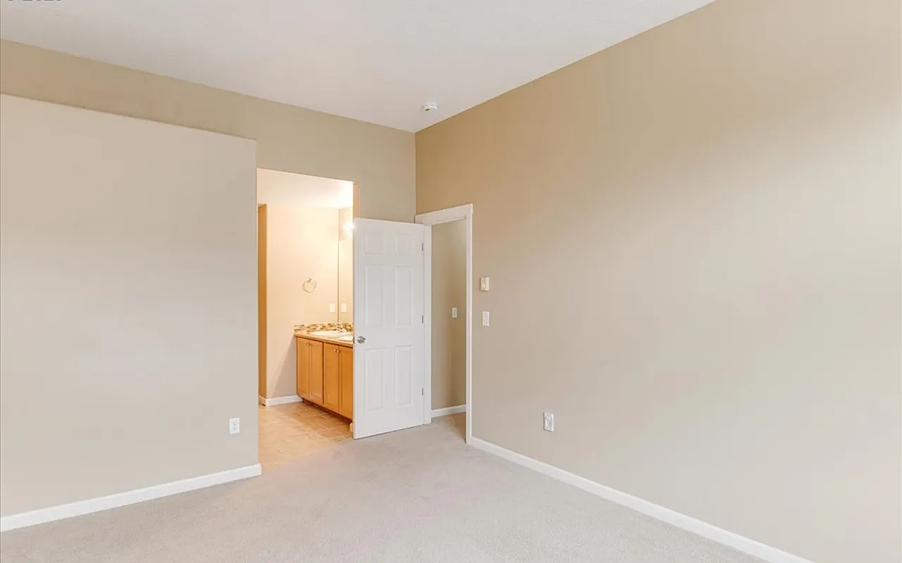 1819 NE 101st Ave Unit 201 - Thumbnail 2