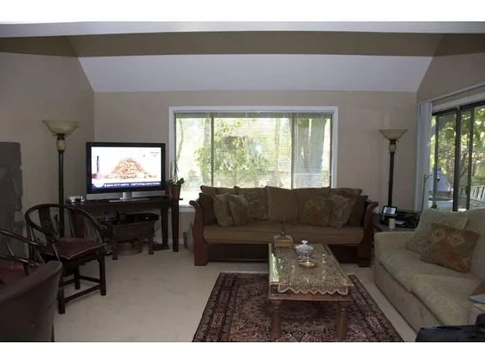 2798 Robinwood Way - Thumbnail 2