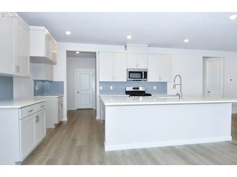 18995 SW Twin Peaks Ln - Thumbnail 3