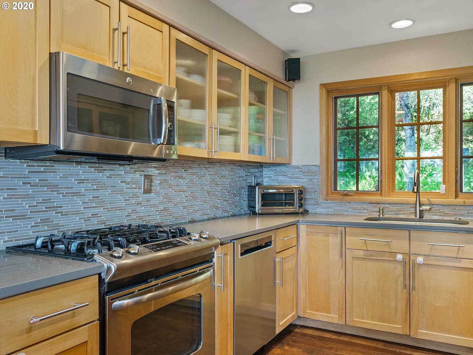 4242 SW Hewett Blvd - Thumbnail 6