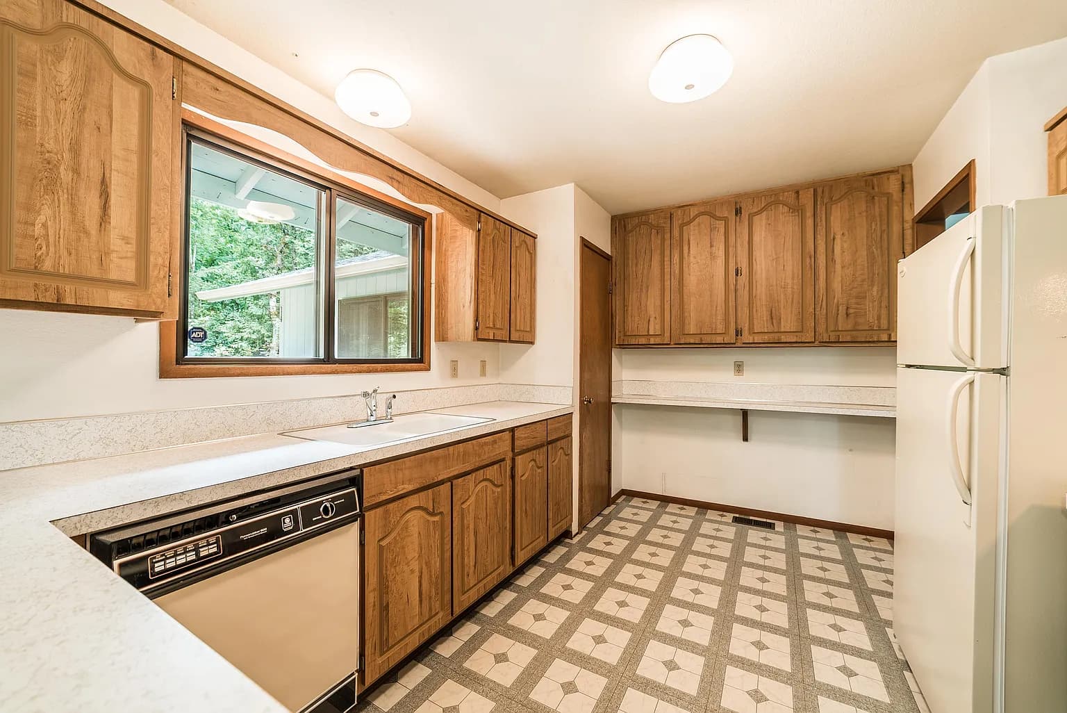 1923 Sylvan Way - Thumbnail 5