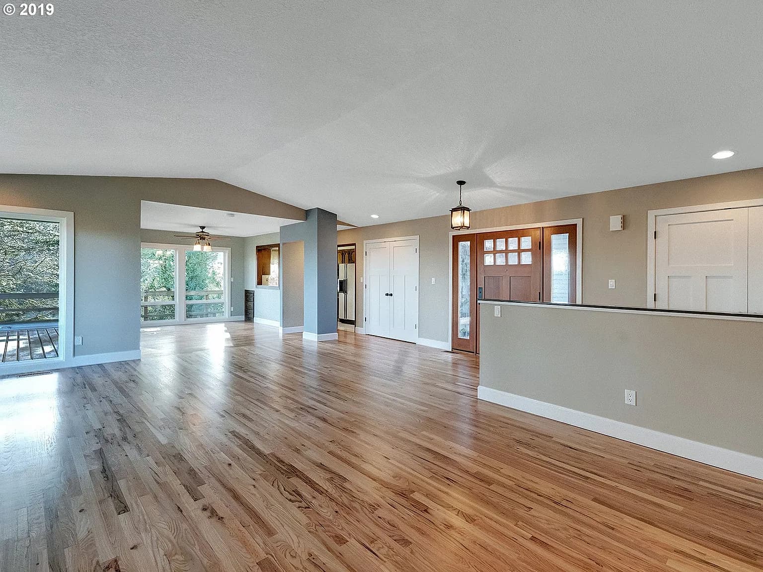 1751 Hillcrest Dr - Thumbnail 5