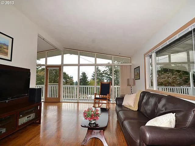 18754 Upper Midhill Dr - Thumbnail 3