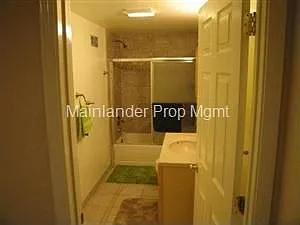 2530 Hillcrest Dr - Thumbnail 6