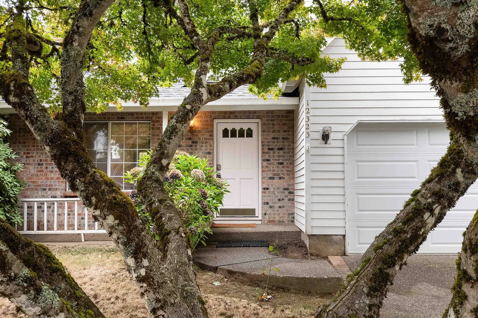 12323 SW Millview Ct - Thumbnail 5