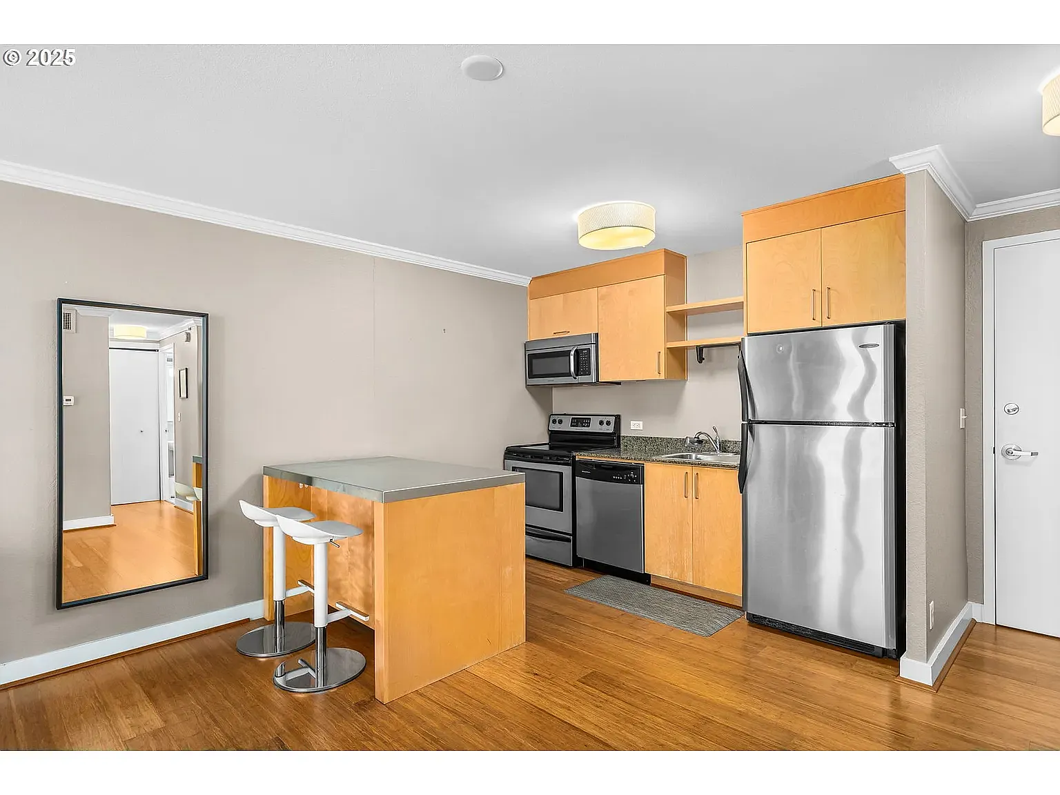 255 SW Harrison St APT 4C - Thumbnail 5