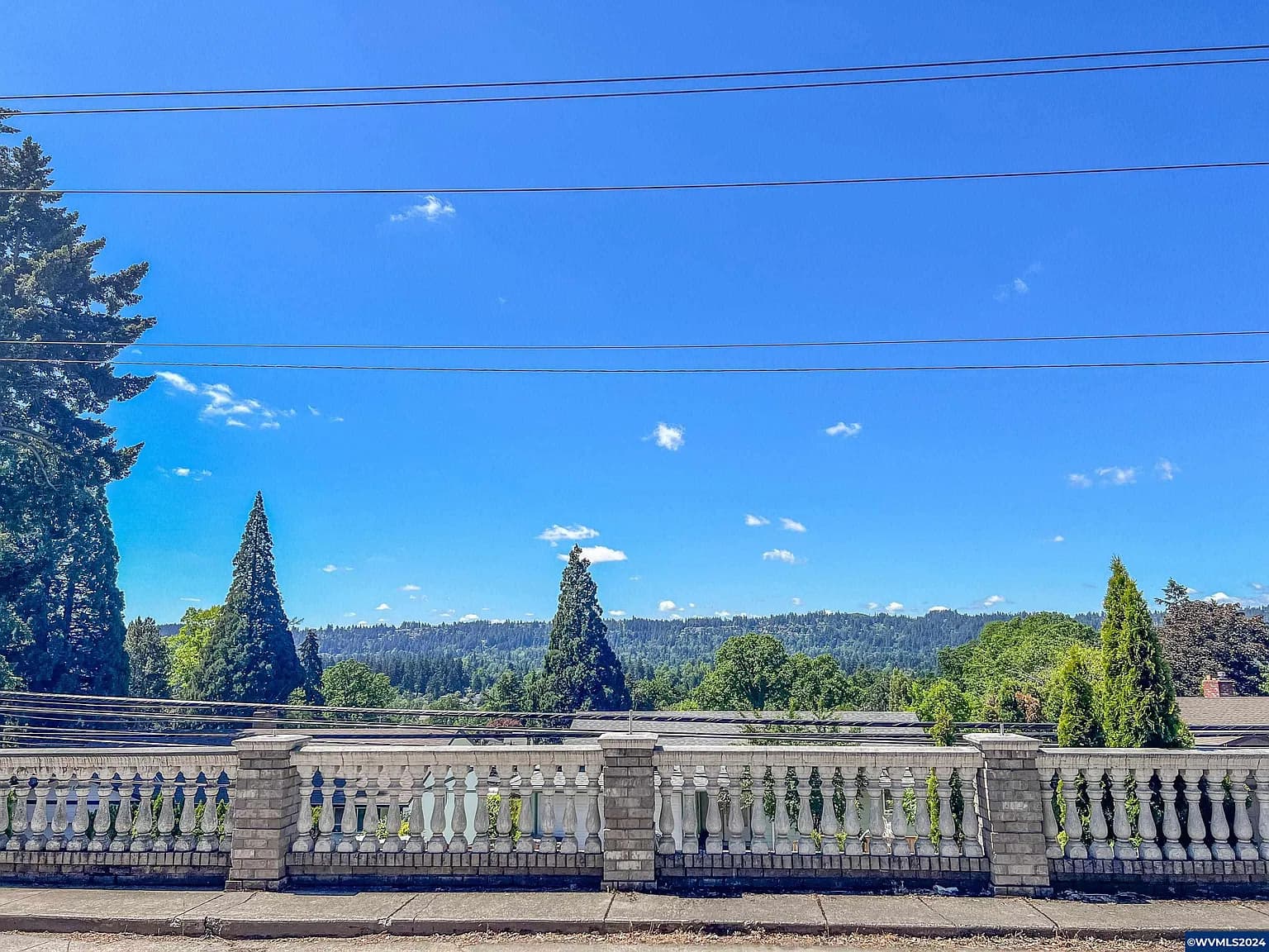 16516 SE Oatfield Rd - Thumbnail 2