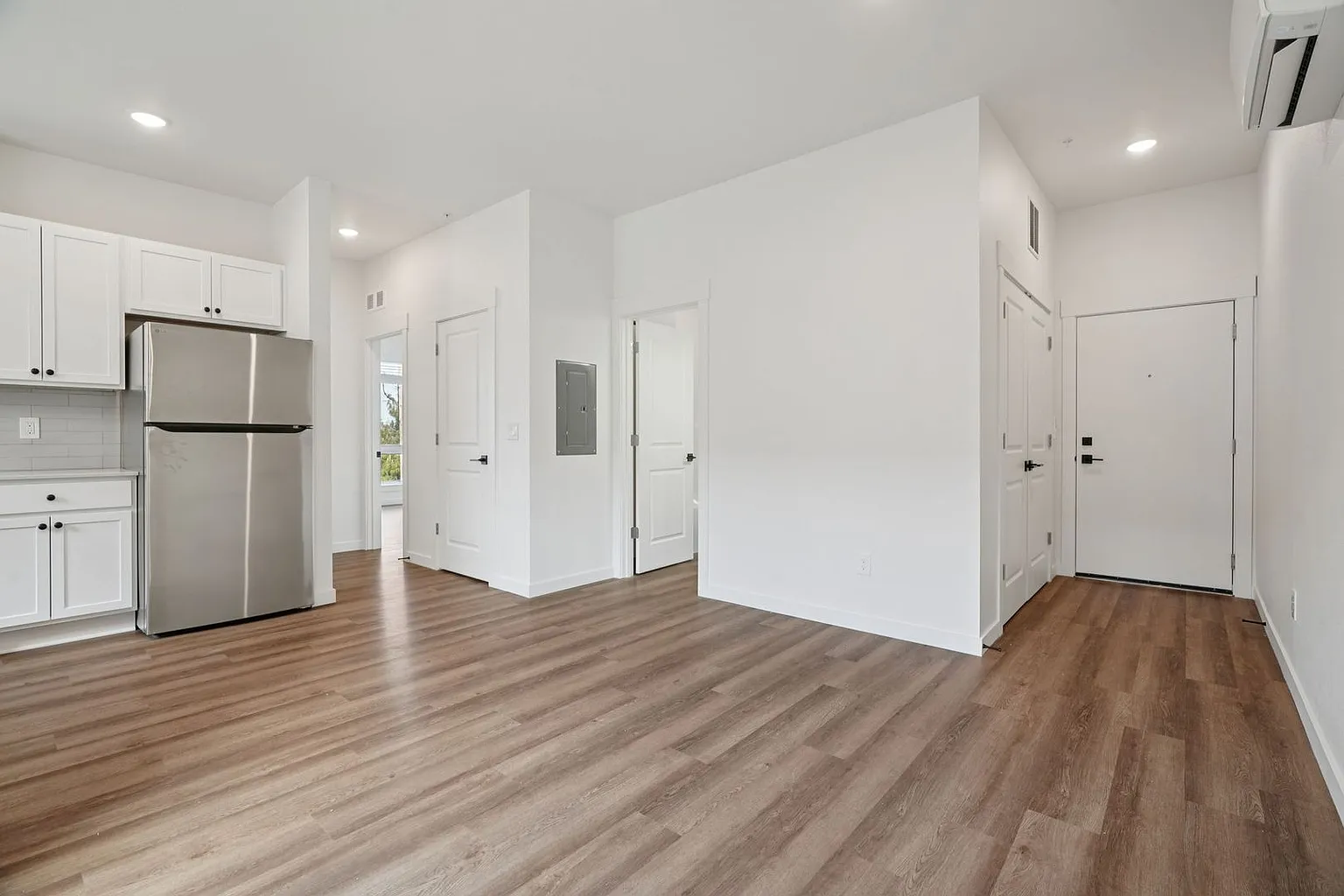 1250 N Bryant St #306 - Thumbnail 6