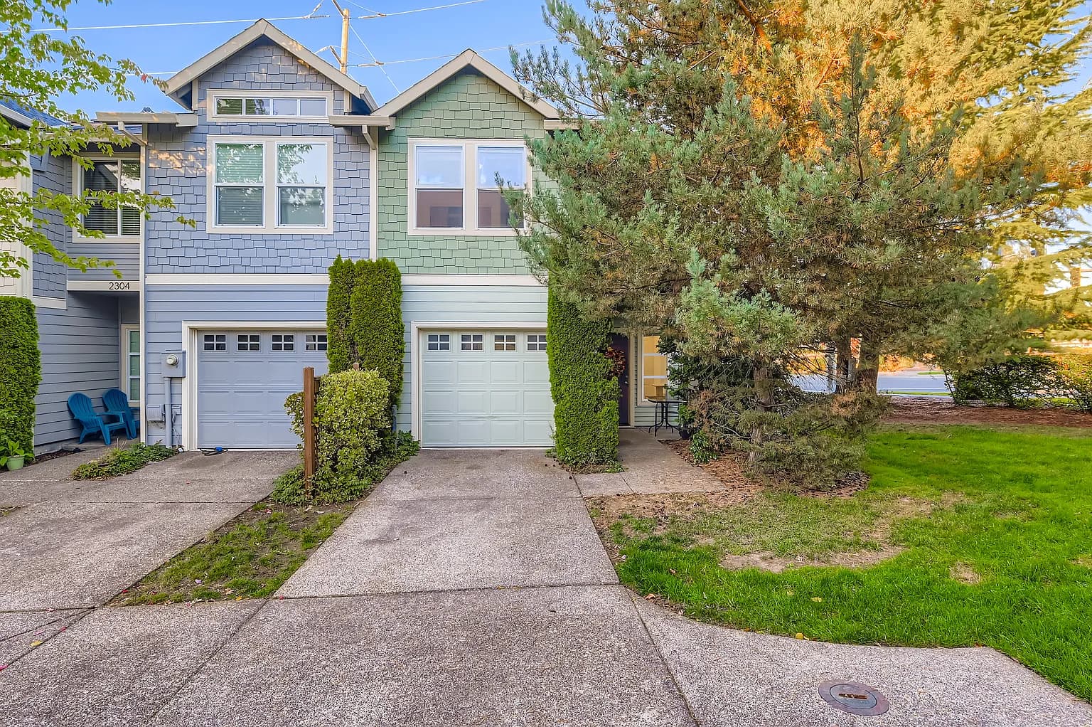 2302 NE Redelfs Way - Thumbnail 2