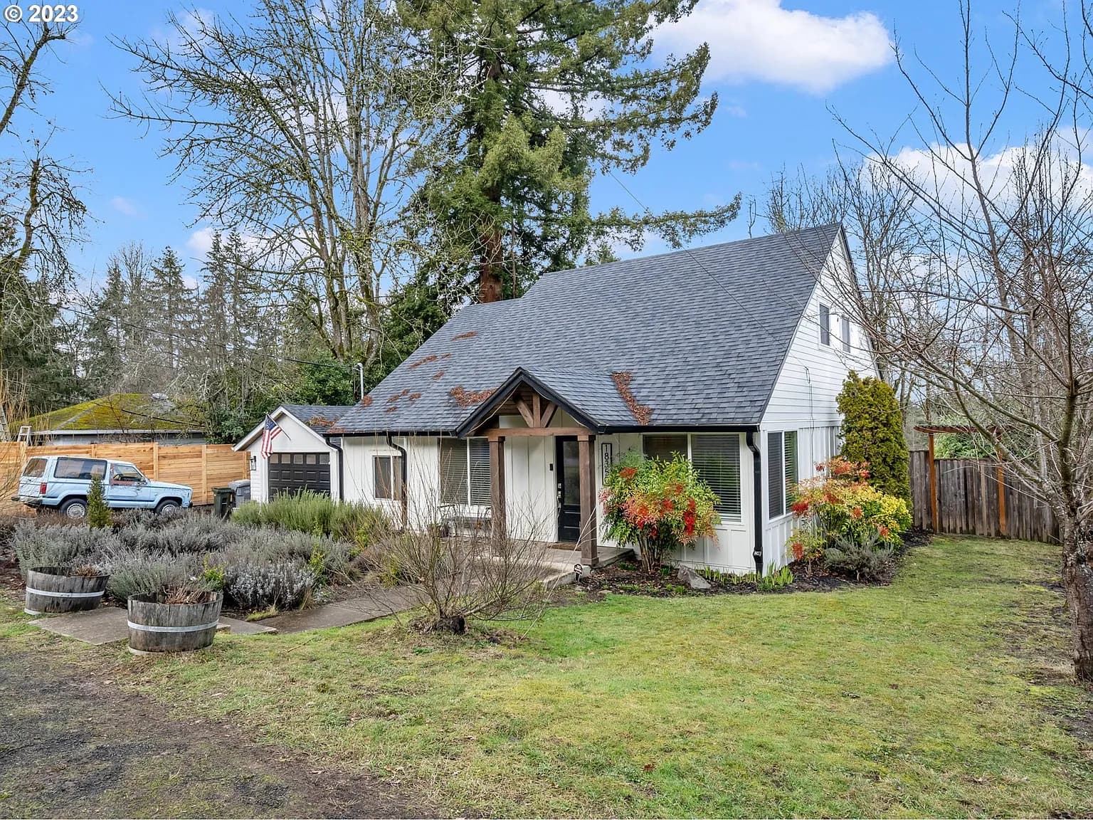 18350 Lower Midhill Dr - Thumbnail 2