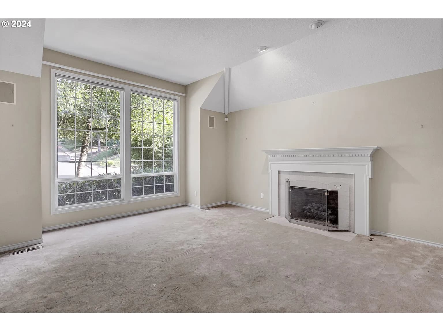 1208 Stonehaven Ct - Thumbnail 3