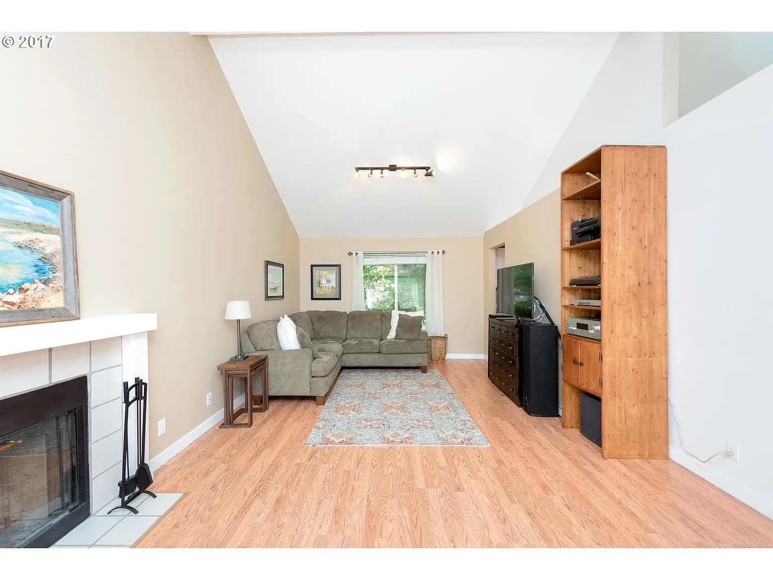 1587 SW 178th Ave - Thumbnail 4