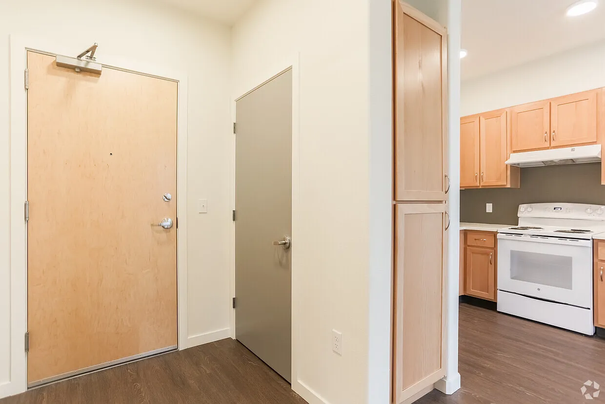 11090 SW 68th Pkwy #1B-1BA-550SQFT - Thumbnail 5