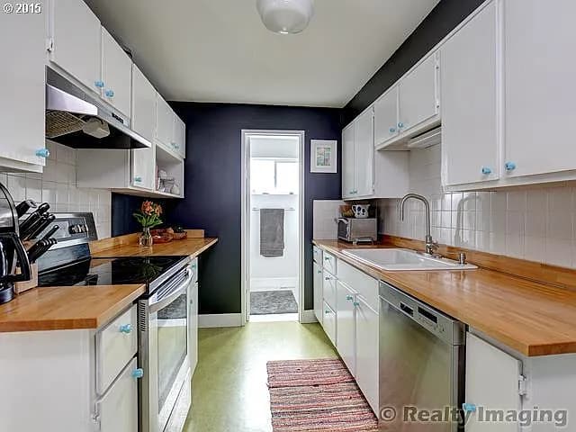 4929 SE 76th Ave - Thumbnail 4