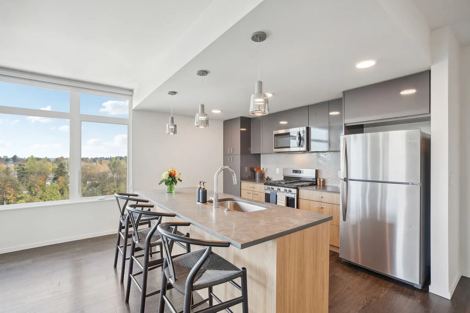 875 NE 27th Ave #1-706