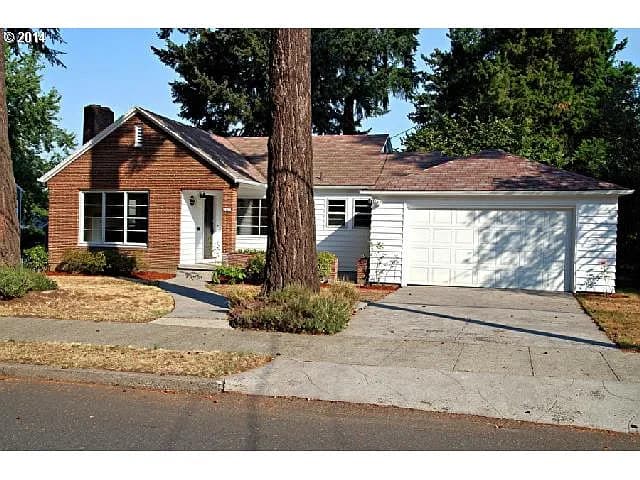 4421 SE Tibbetts St - Thumbnail 2