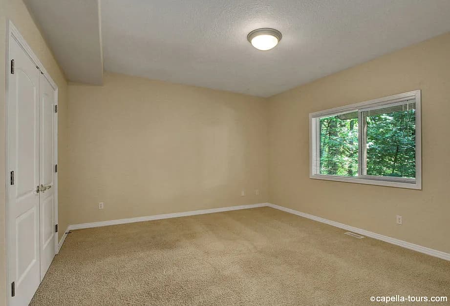 2232 Parkview Ct - Thumbnail 2