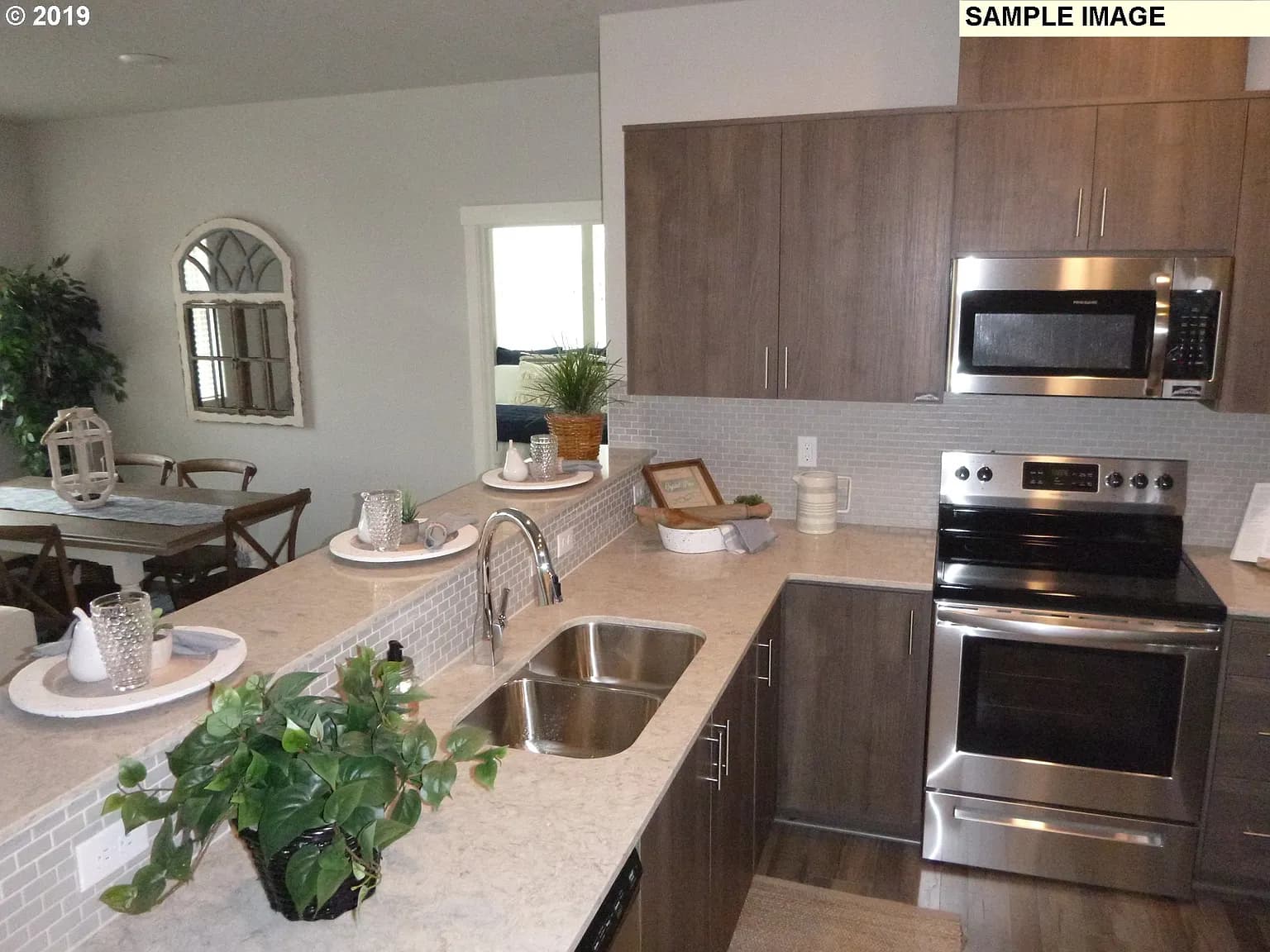 17181 SW Snowdale St - Thumbnail 2