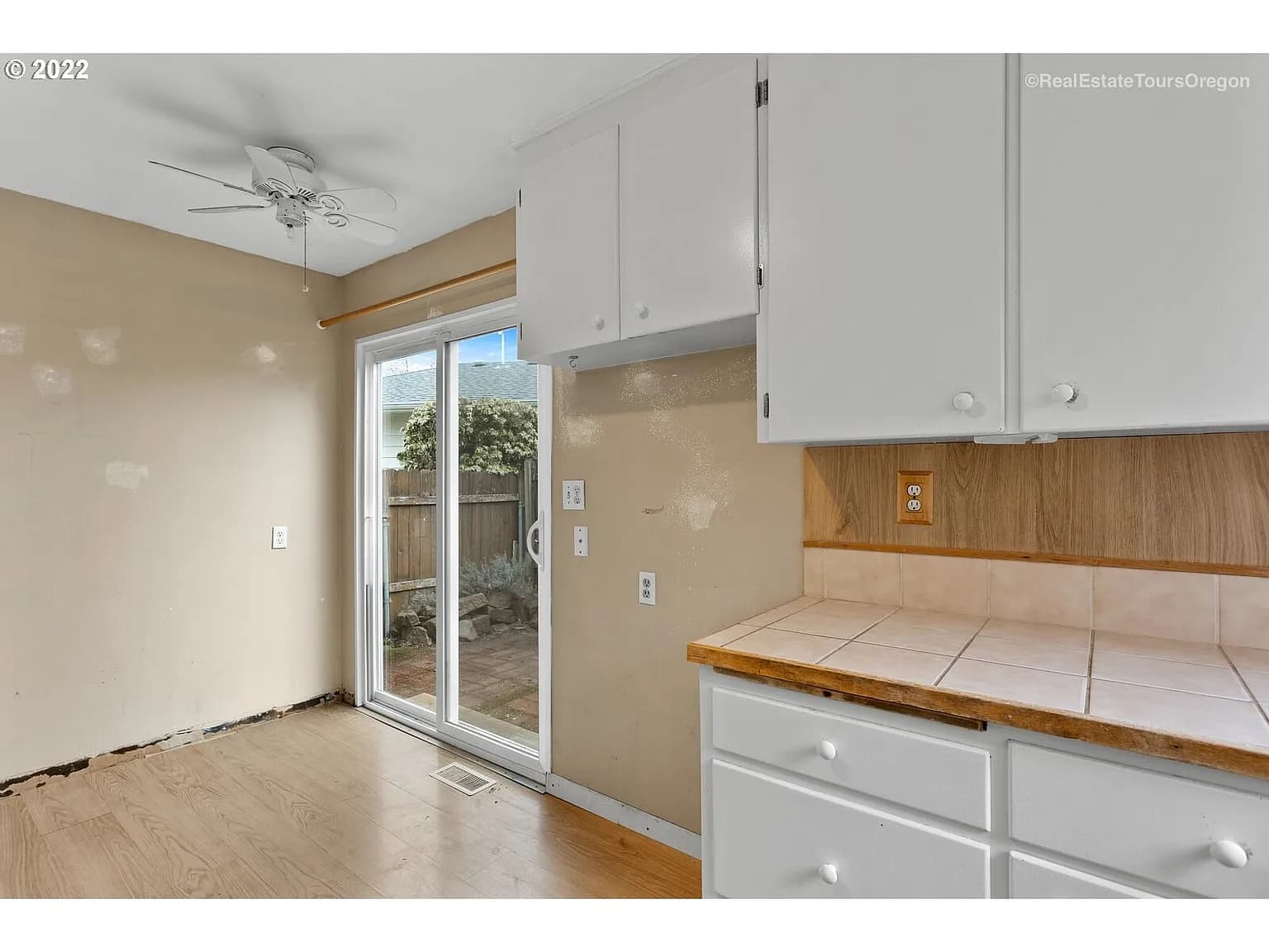 4544 SE Howe Ln - Thumbnail 4