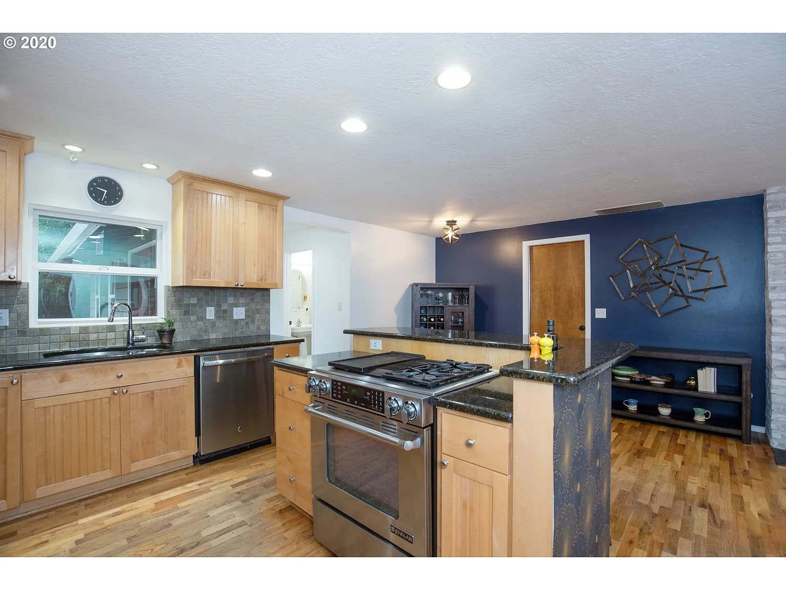 11927 SW Burlcrest Dr - Thumbnail 6