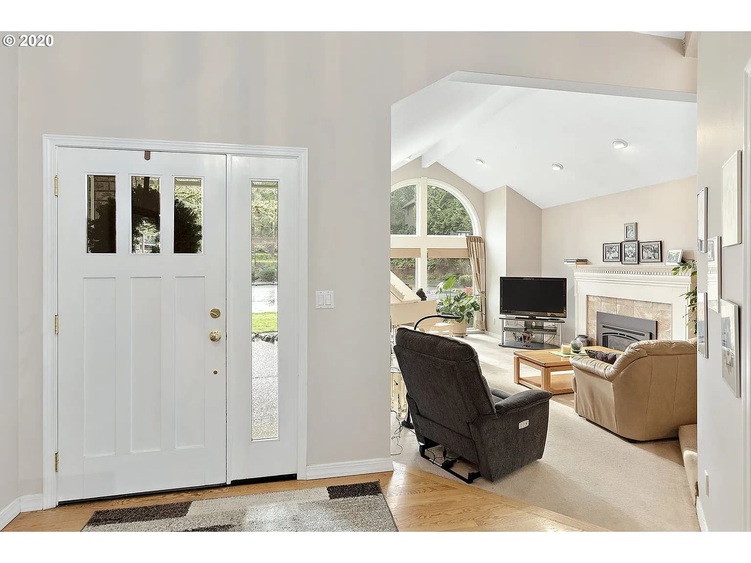 1202 Stonehaven Ct - Thumbnail 3