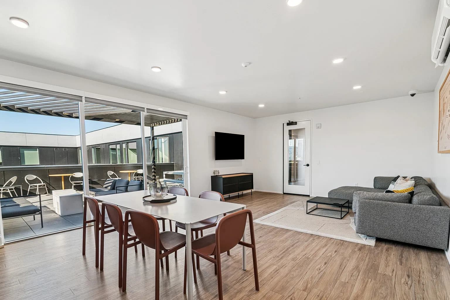 1871 N Flint Ave #105 - Thumbnail 5