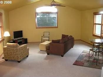 5201 SE Roethe Rd - Thumbnail 5