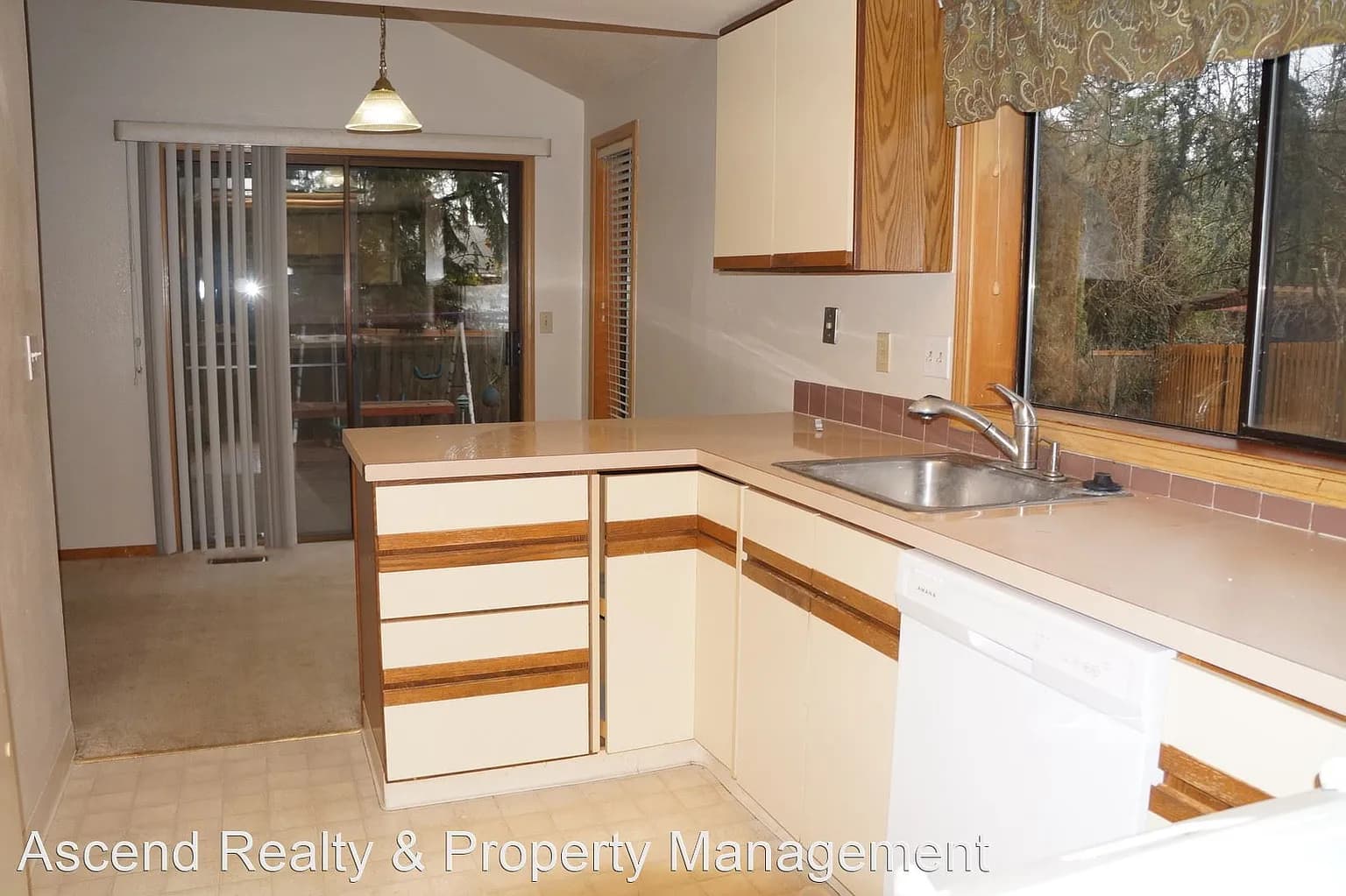 17648 Janell Ct - Thumbnail 5