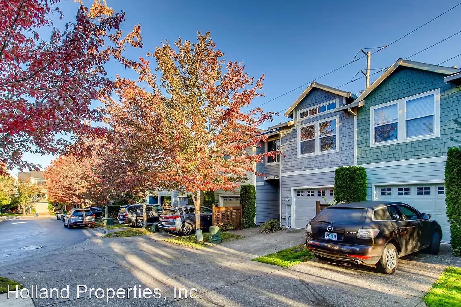 2304 NE Redelfs Way - Thumbnail 3