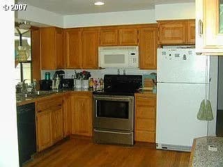 18265 Lower Midhill Dr - Thumbnail 2