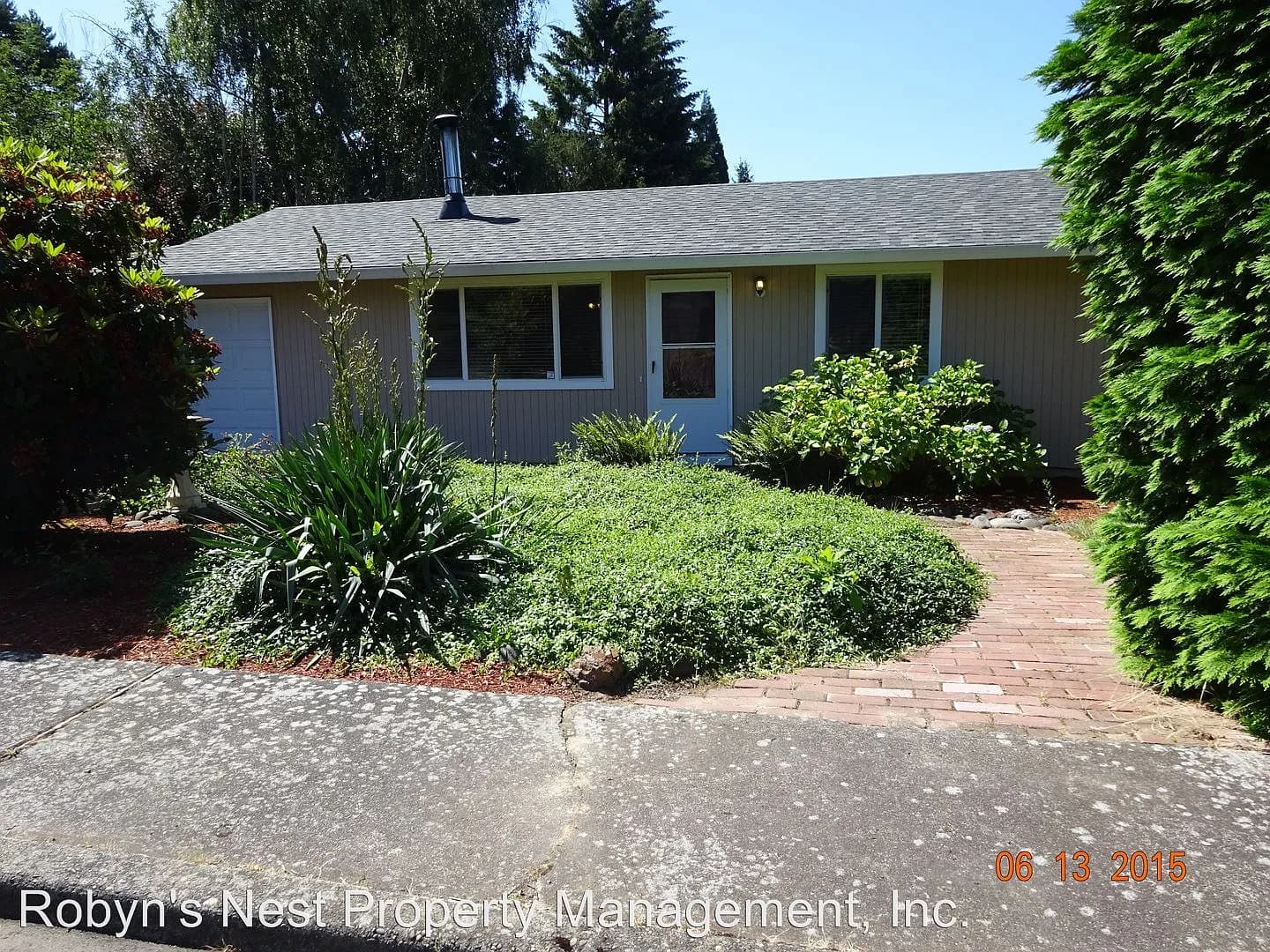 12050 SW Burlheights St - Thumbnail 2