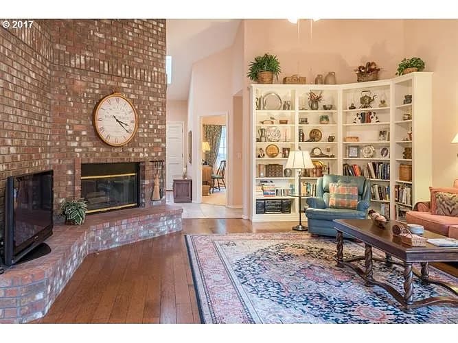 2218 Parkview Ct - Thumbnail 6