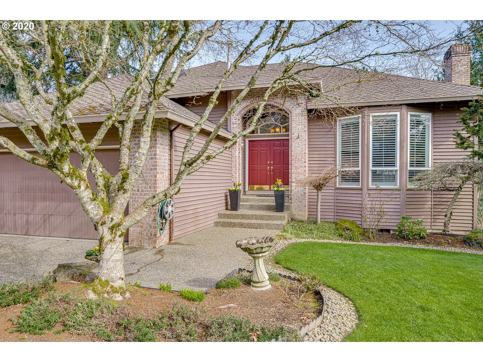 1319 Stonehaven Dr - Thumbnail 2