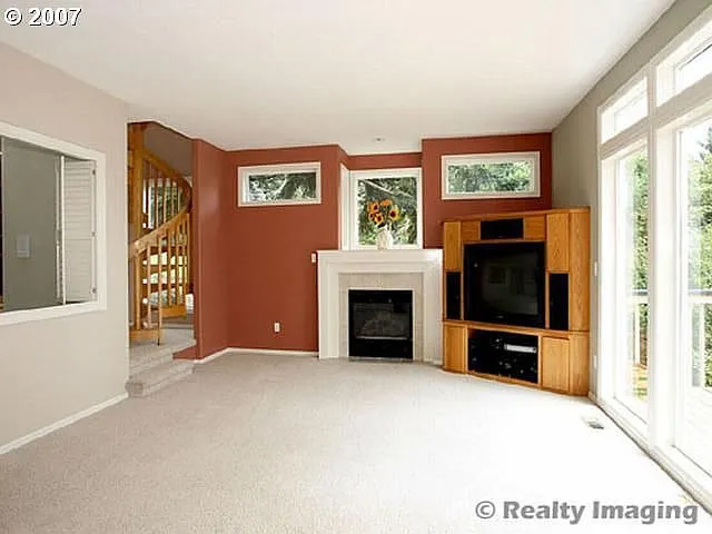 2423 Woodhaven Ct - Thumbnail 5