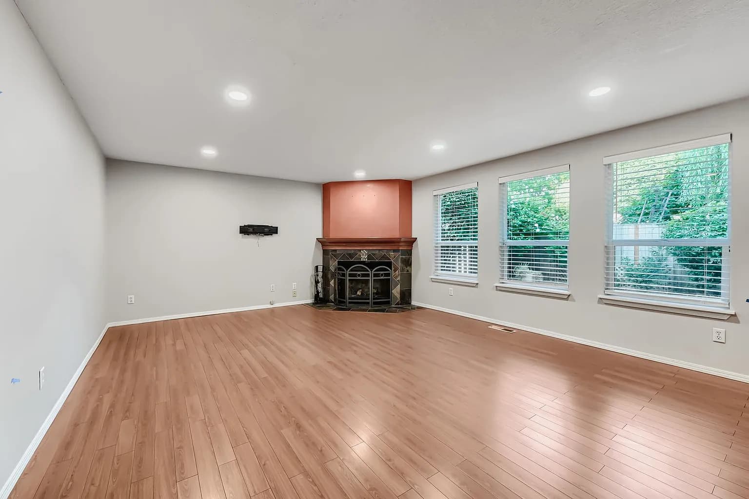 4605 SW 164th Ter - Thumbnail 5