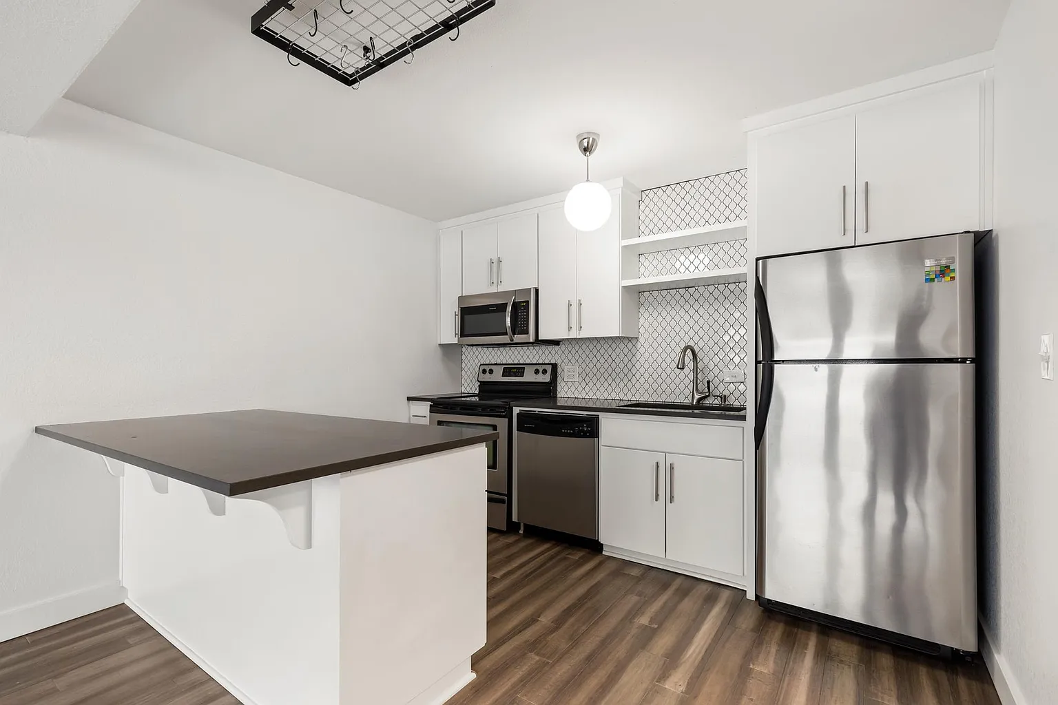 111 SW Harrison St APT 3E