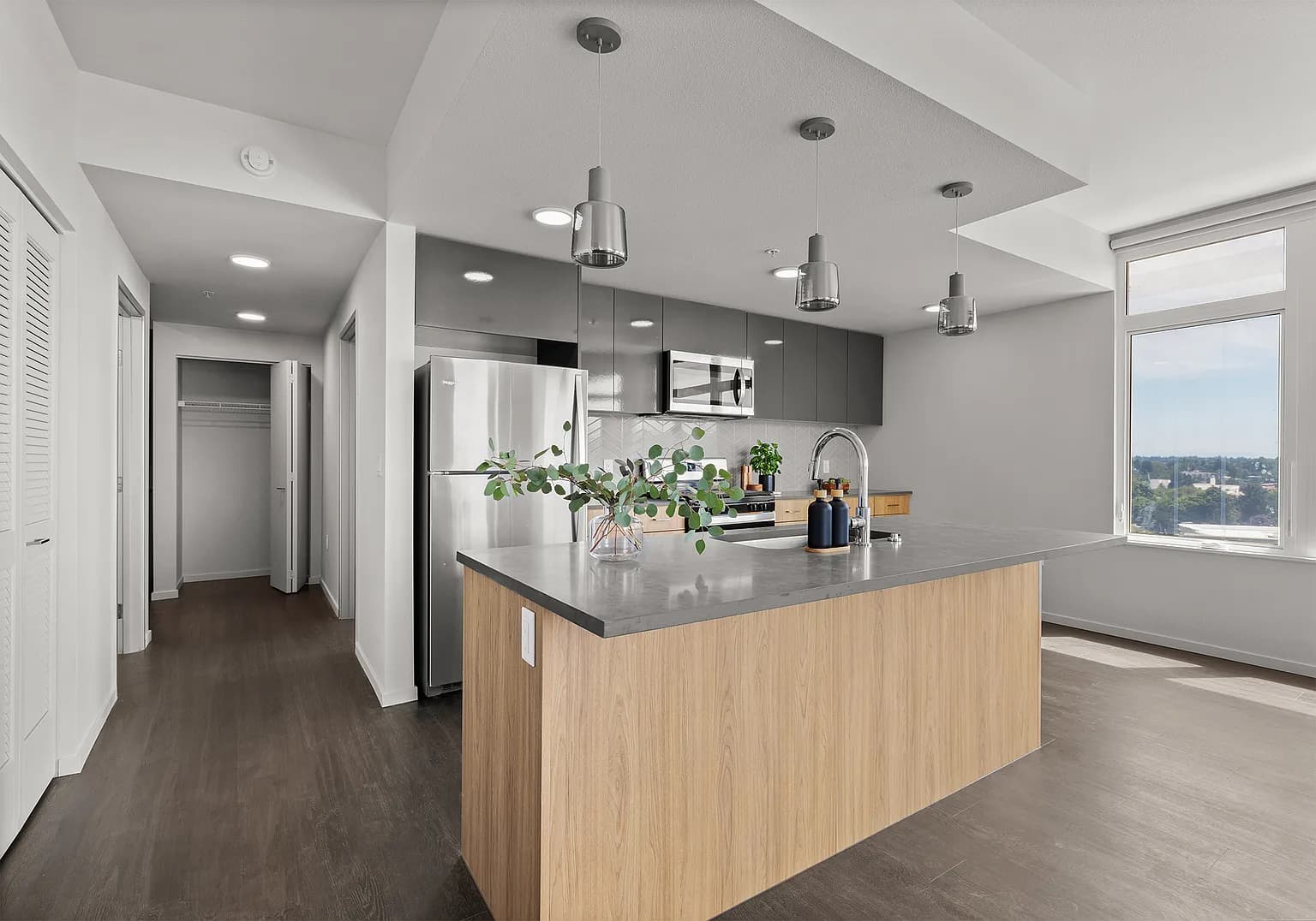 875 NE 27th Ave #1-706 - Thumbnail 3