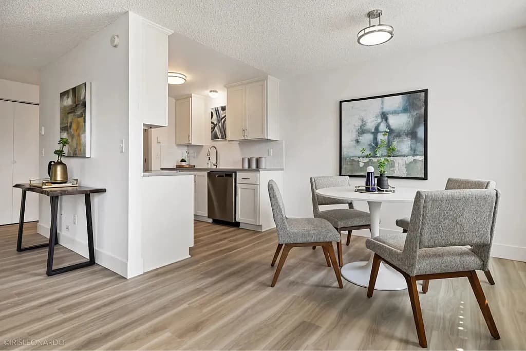 2500 SE 157th Ave #D40 - Thumbnail 3