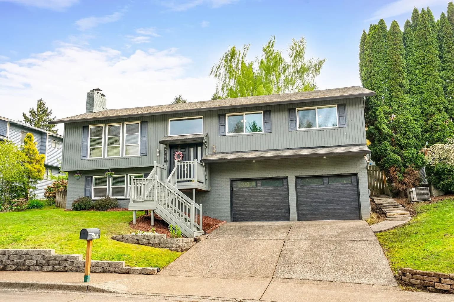 7393 SW Bayberry Dr - Thumbnail 3