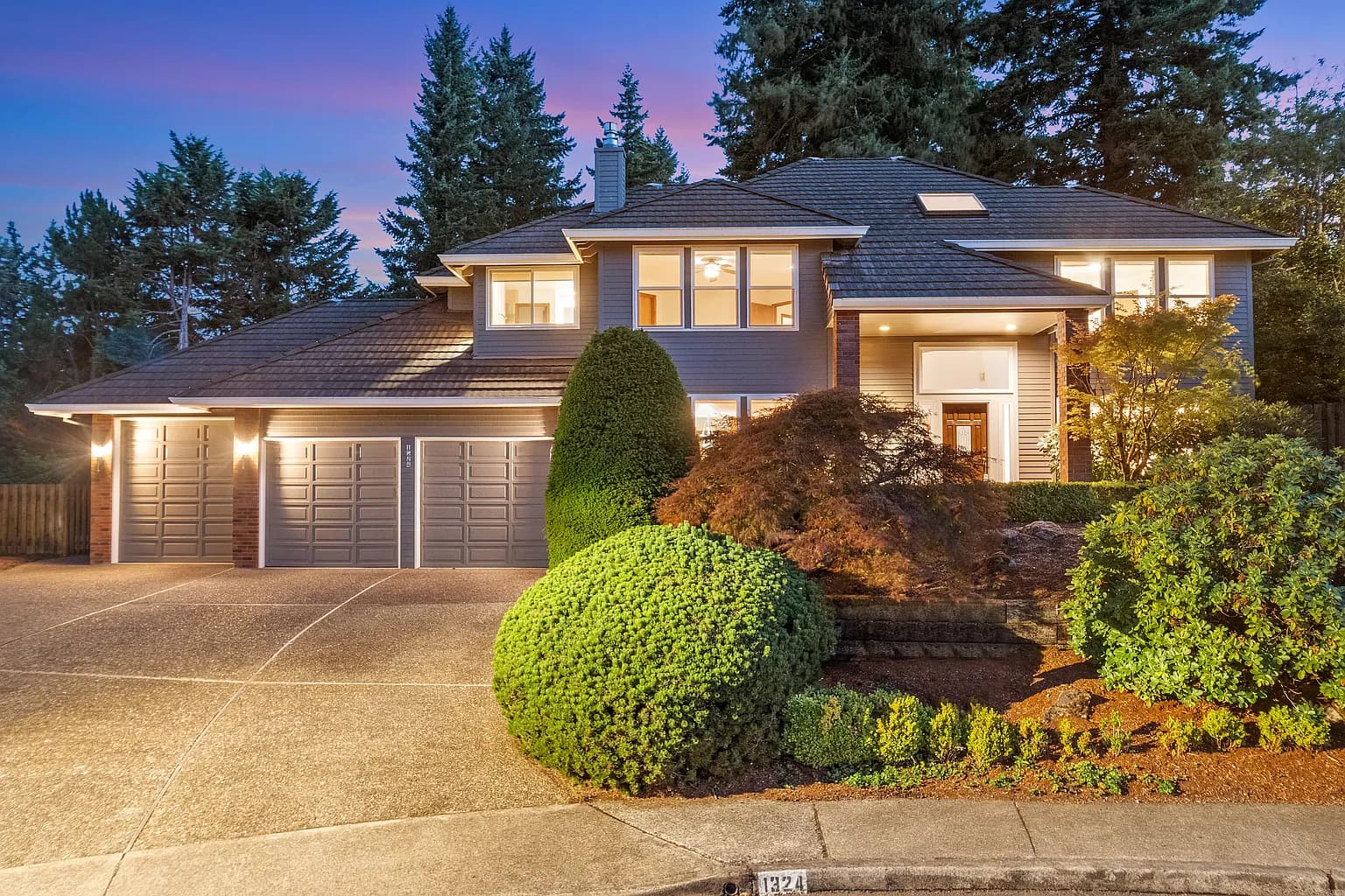 1324 Stonehaven Dr