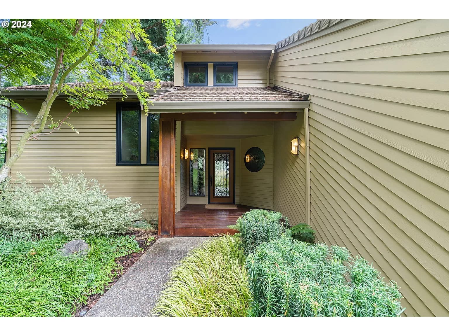 2360 Valley View Dr - Thumbnail 2