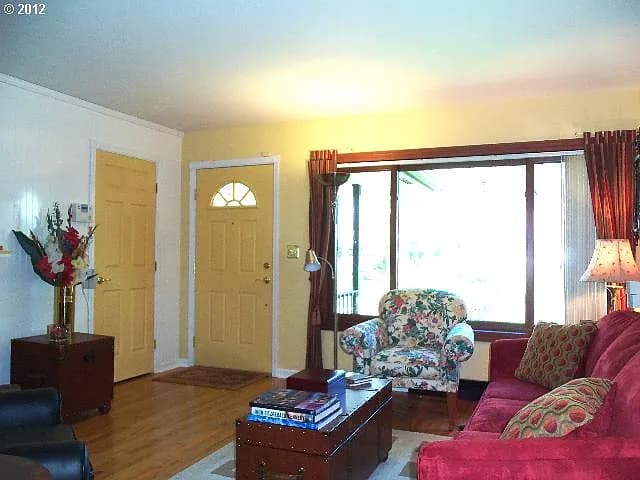 9831 SE 44th Ave - Thumbnail 2