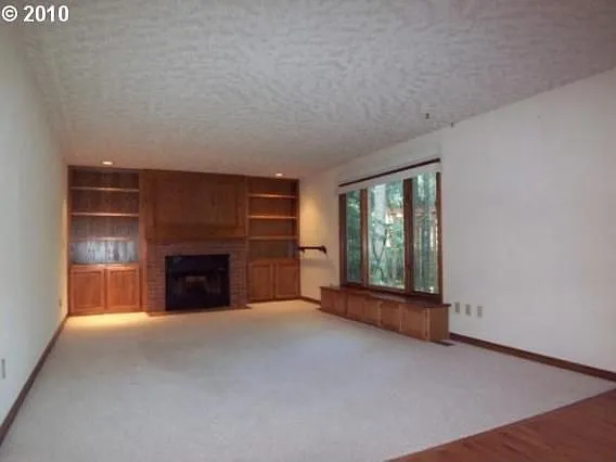 1353 Troon Dr - Thumbnail 3