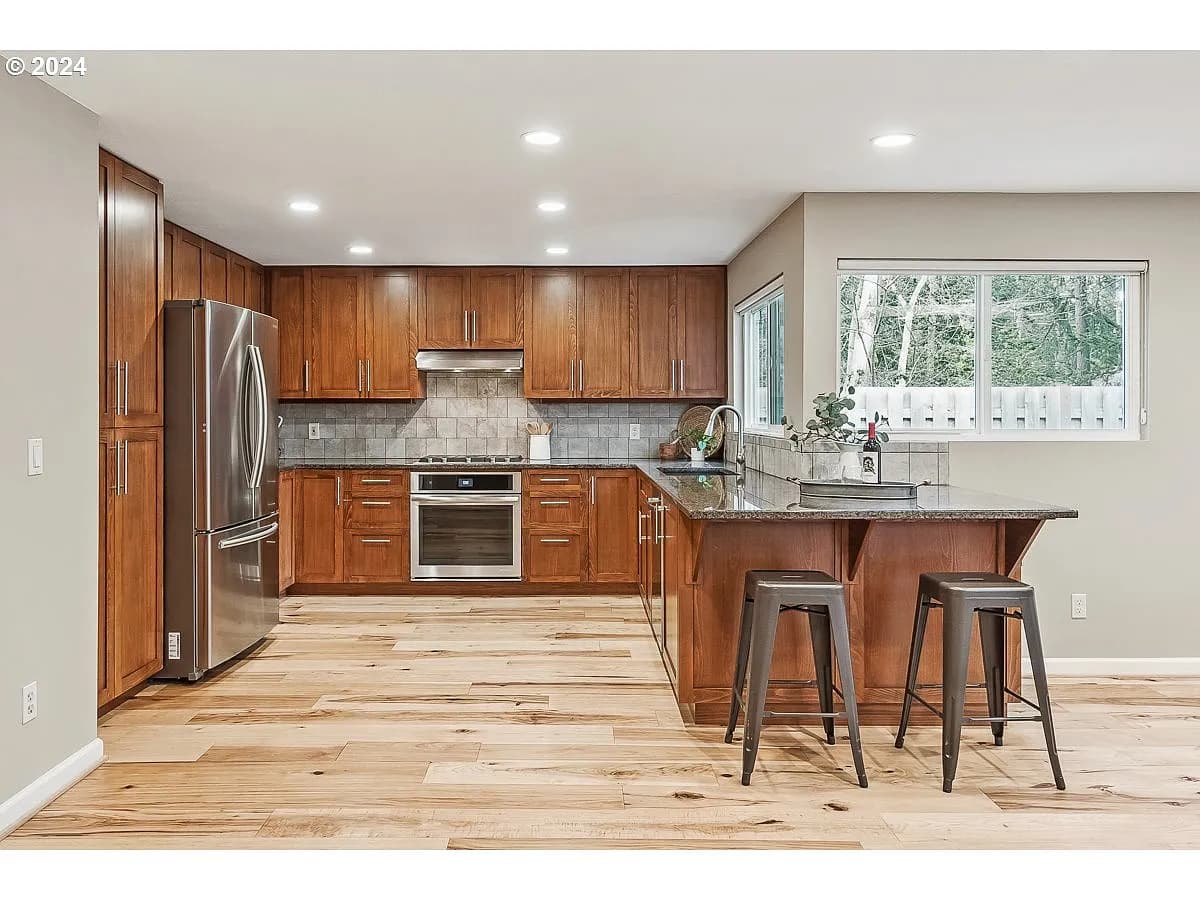 5705 SW 152nd Ave - Thumbnail 2