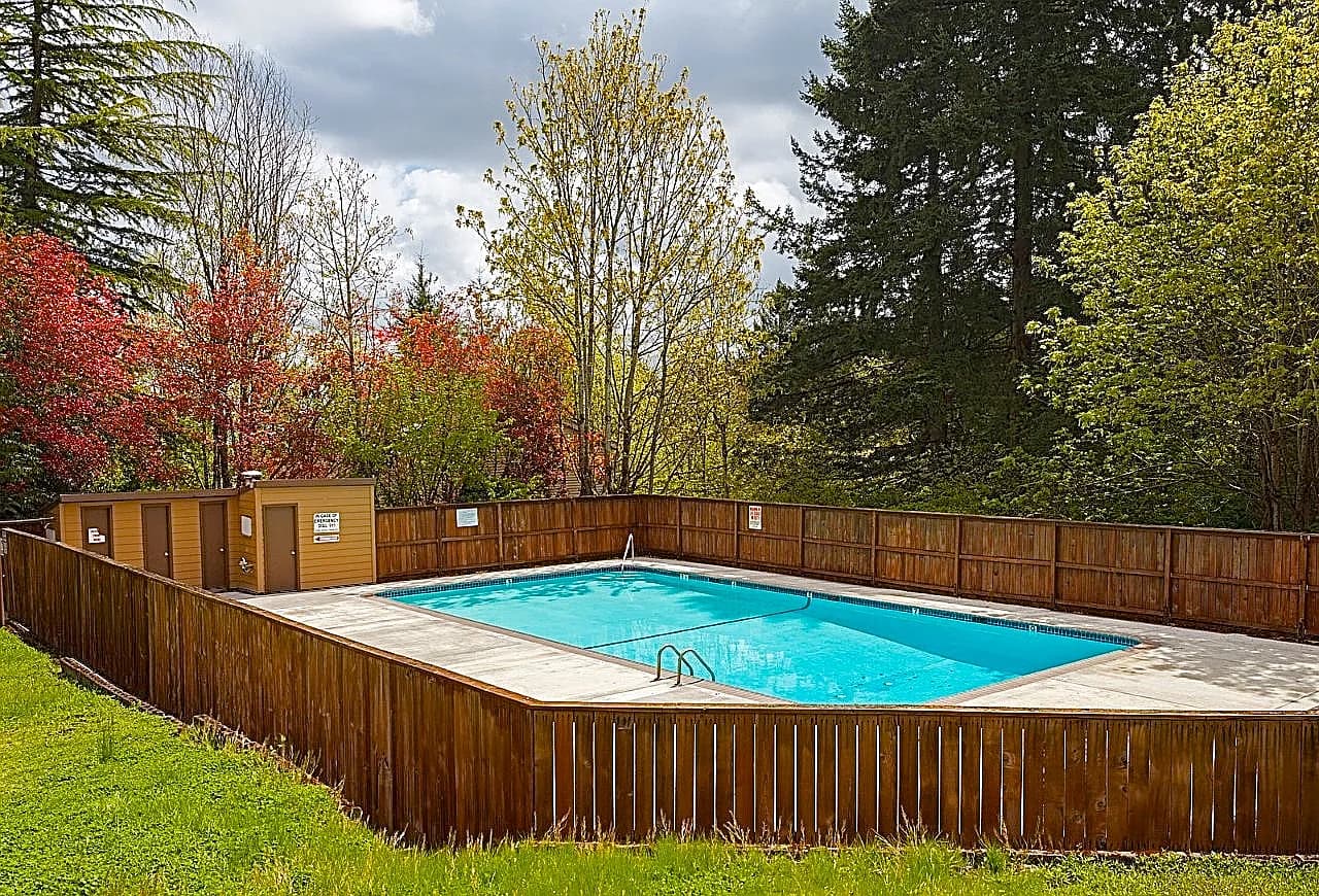 2248 Valley View Dr - Thumbnail 2