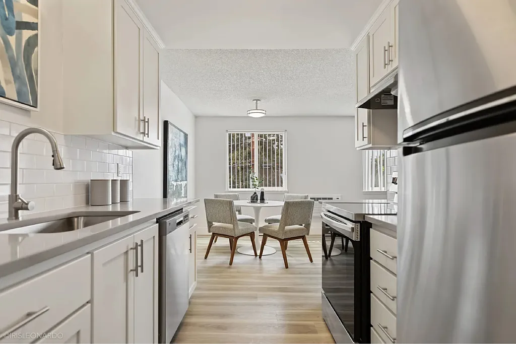 2500 SE 157th Ave #D40 - Thumbnail 5