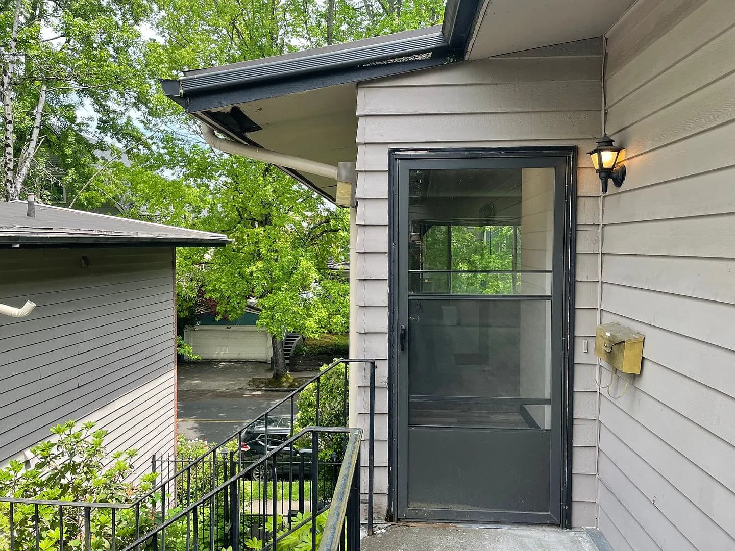 1815 NE 15th Ave APT D - Thumbnail 2