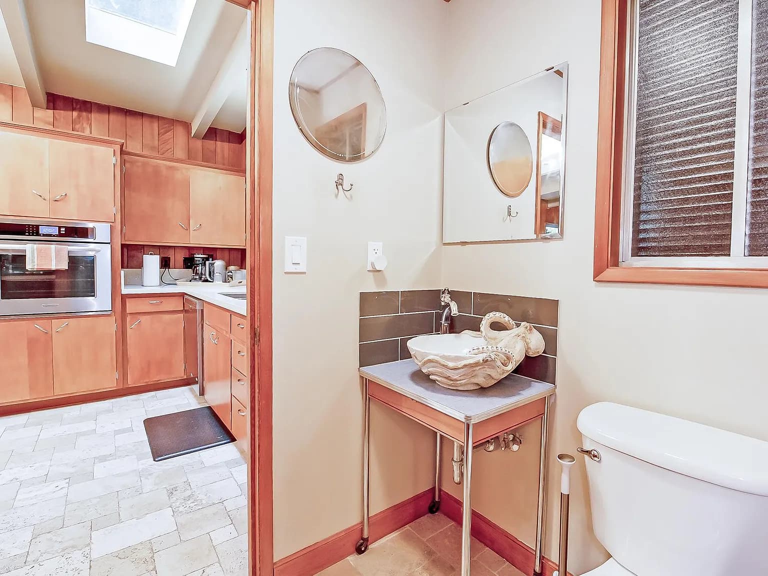 2085 Sylvan Way #A - Thumbnail 4